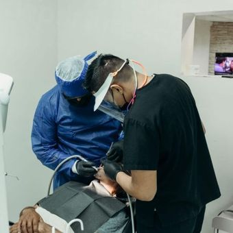 Slider image (4) Guadalajara Dental Clinic